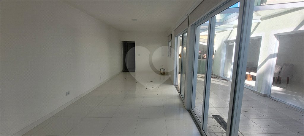 Sobrado à venda com 4 quartos, sendo 2 suítes, em Vila Irmãos Arnoni, São Paulo, SP