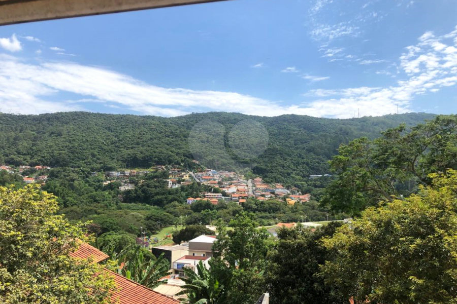 Casa à venda com 5 quartos, sendo 1 suíte, em Serra da Cantareira, Mairiporã, SP