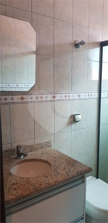 Sobrado à venda com 3 quartos, sendo 1 suíte, em Vila Vitório Mazzei, São Paulo, SP