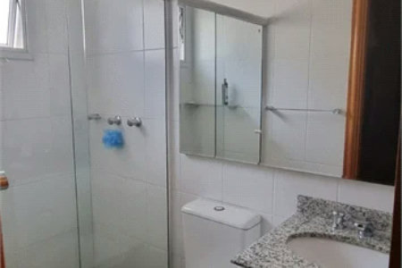 Casa à venda com 4 quartos, sendo 2 suítes,  no condomínio Casas de Windsor, São Paulo - SP