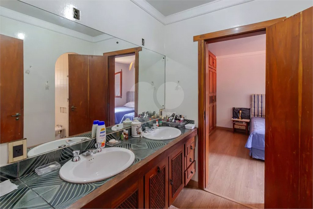 Casa à venda com 4 quartos, sendo 3 suítes,  em Jardim Guedala, São Paulo, SP