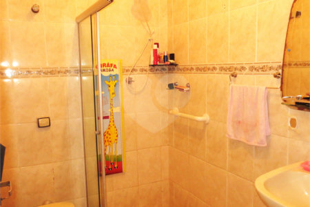 Sobrado à venda com 4 quartos, sendo 1 suíte, em Cambuci, São Paulo, SP