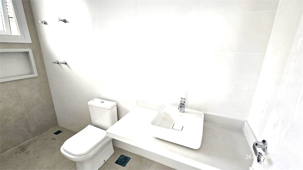 Casa à venda com 4 suítes no condomínio Vila Arese, São Paulo - SP