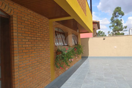 Casa à venda com 4 quartos, sendo 2 suítes, em Parque dos Príncipes, São Paulo, SP