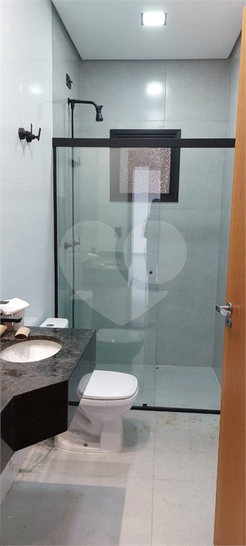 Casa à venda ou para alugar com 5 quartos, sendo 3 suítes, no condomínio Figueira Garden, Atibaia - SP