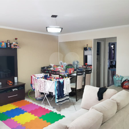 Casa à venda com 3 quartos, sendo 1 suíte, no condomínio Res Azaléias, São Paulo - SP