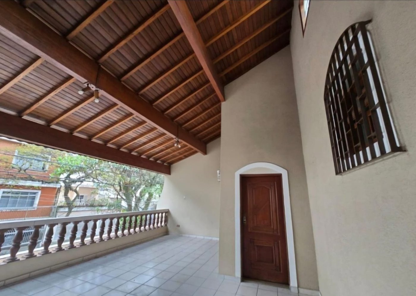 Casa espaçosa com edícula e 218 m² muito bem aproveitados! Conjunto Residencial Butantã, São Paulo - SP