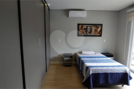 Casa à venda com 4 suítes no condomínio Figueira Garden, Atibaia - SP