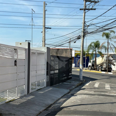 Sobrado à venda com 3 quartos, sendo 1 suíte,  em Calmon Viana, Poá, SP