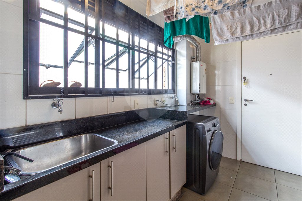 Apartamento à venda com 4 quartos, sendo 2 suítes,  em Vila Mariana, São Paulo, SP