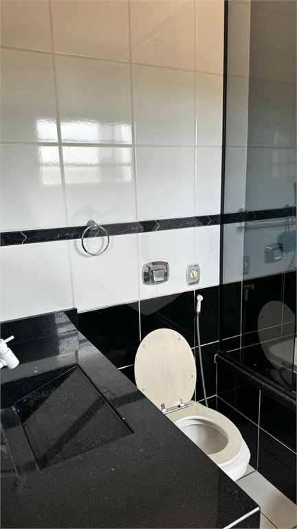 Casa à venda com 8 quartos, sendo 3 suítes,  no condomínio Terras de Santa Rosa, Salto - SP