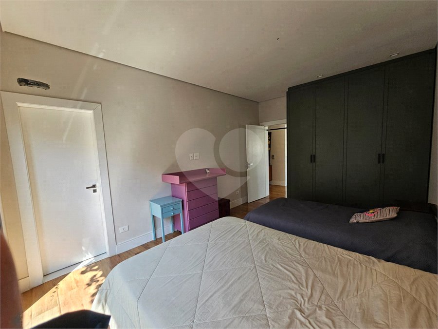 Casa à venda com 4 suítes no condomínio Residencial Itahyê, Santana de Parnaíba - SP