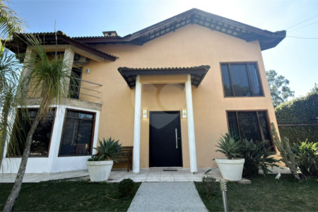 Casa à venda com 4 suítes no condomínio Parque Village Castelo, Itu - SP