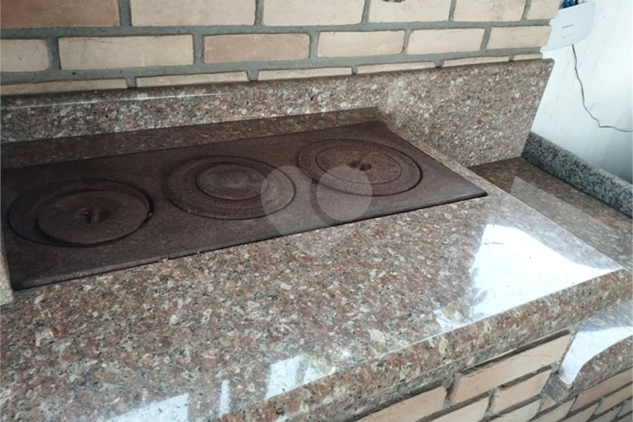 Sobrado à venda com 4 quartos, sendo 2 suítes, em Santa Teresinha, São Paulo, SP