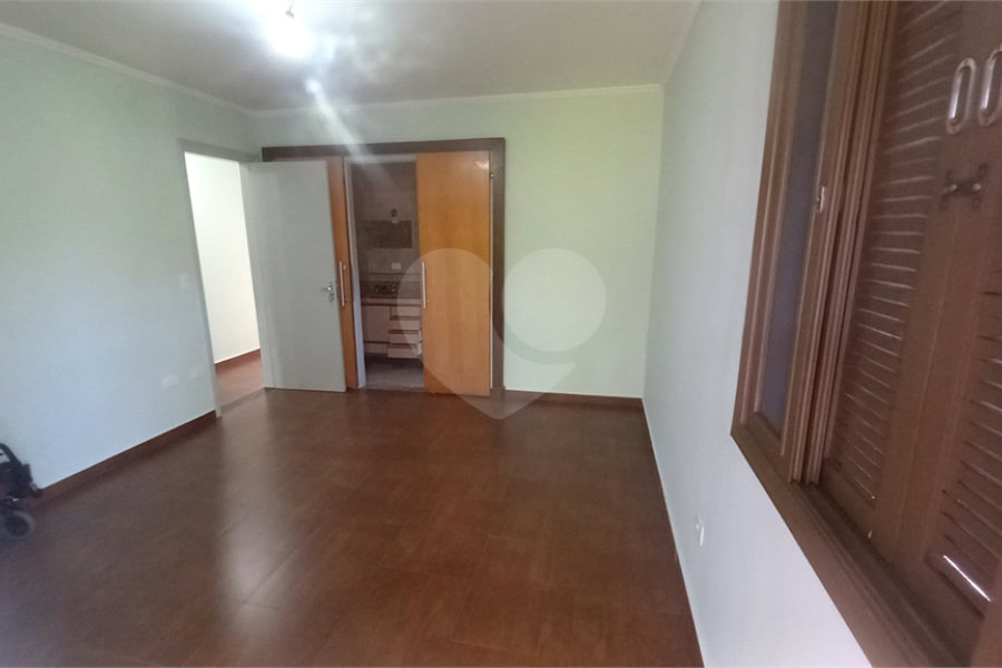 Sobrado à venda com 4 quartos, sendo 2 suítes, em Tremembé, São Paulo, SP