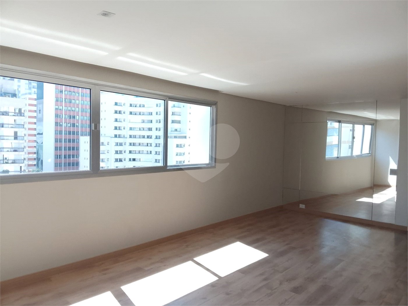 Apartamento à venda com 3 quartos, sendo 1 suíte, em Jardim Paulista, São Paulo, SP