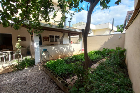 Casa à venda com 3 quartos, sendo 1 suíte, no condomínio São Domingos, Valinhos - SP