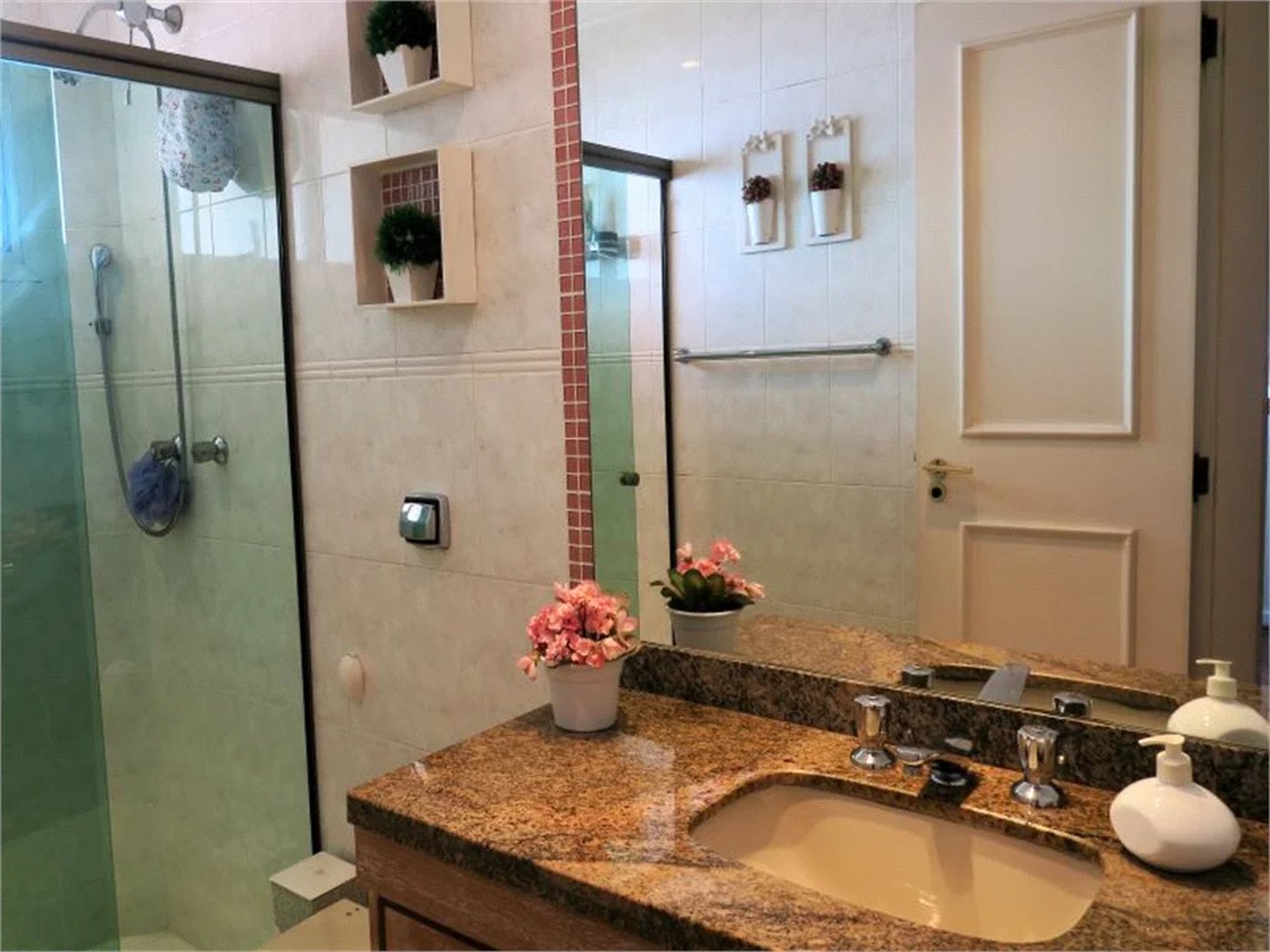 Apartamento à venda com 4 quartos, sendo 3 suítes,  em Vila Suzana, São Paulo, SP