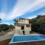 Casa à venda com 6 quartos, sendo 4 suítes, no condomínio Suíça da Cantareira, Mairiporã - SP