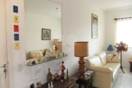 Casa à venda com 3 suítes em Vila Universitária, São Paulo, SP