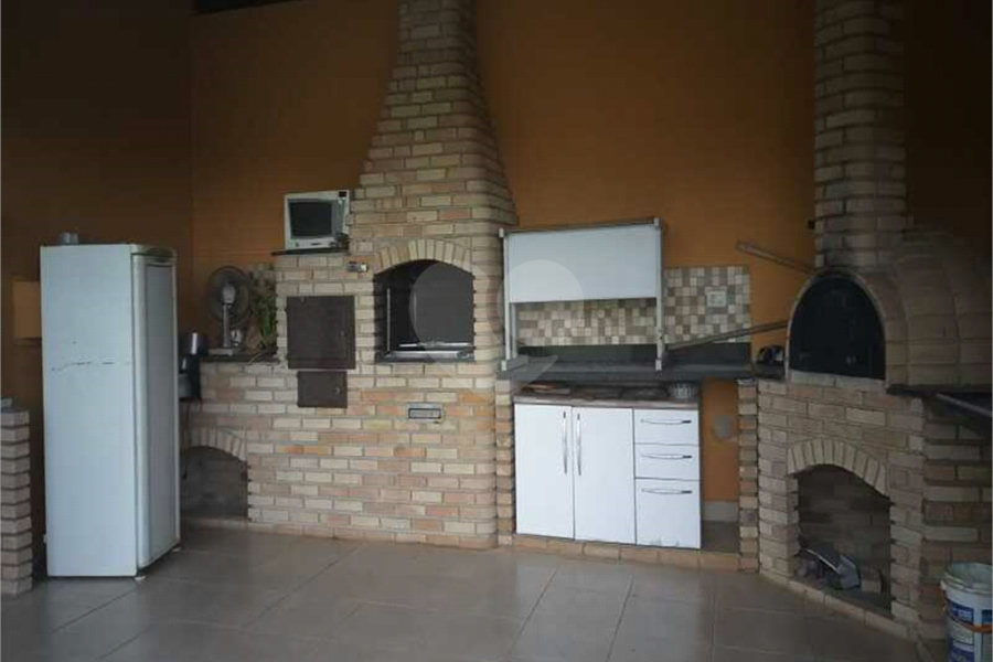 Casa à venda ou para alugar com 3 quartos, sendo 2 suítes, no condomínio Jardim da Montanha I, Mairiporã - SP