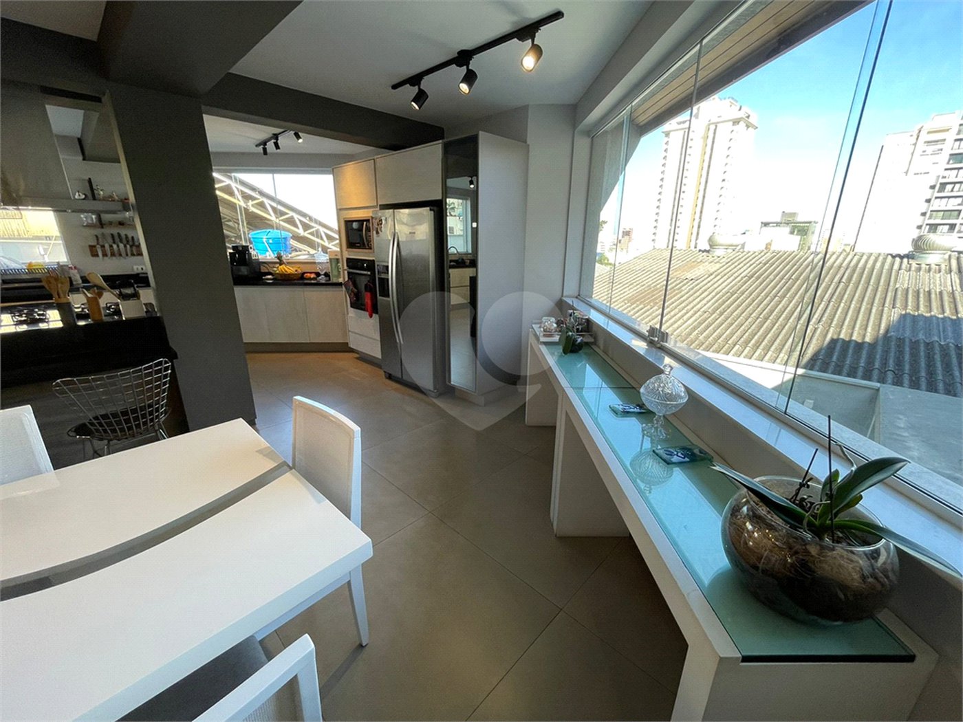 Casa à venda com 4 suítes no condomínio Fechado, São Paulo - SP