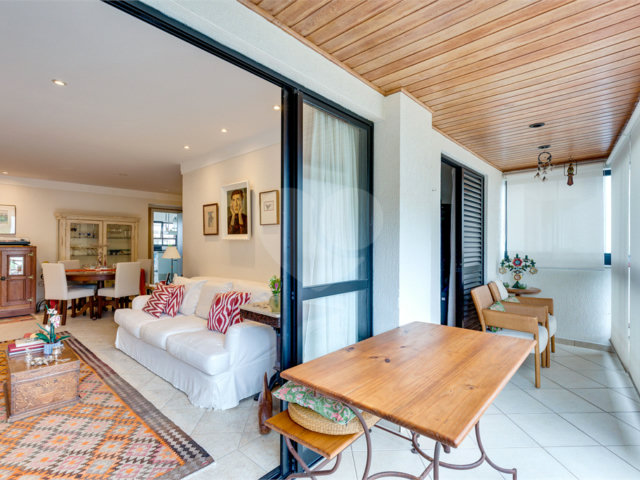 Apartamento à venda com 4 quartos, sendo 2 suítes,  em Morumbi, São Paulo, SP