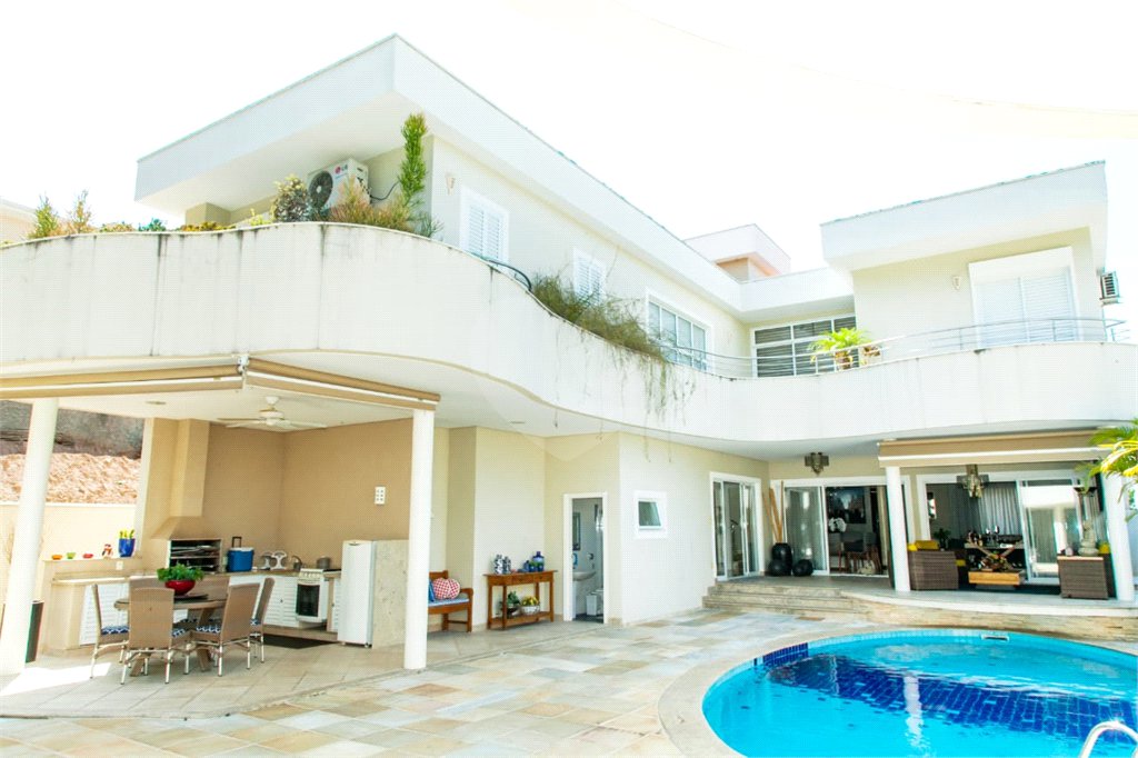 Casa à venda com 5 suítes no condomínio Terras de Vinhedo, Vinhedo - SP