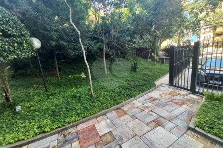 Apartamento à venda com 3 quartos, sendo 1 suíte, em Vila Andrade, São Paulo, SP