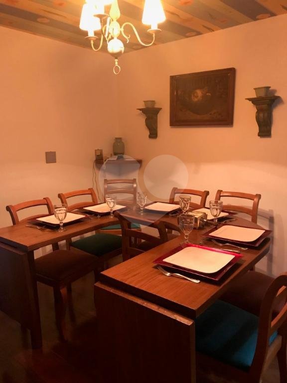 Casa à venda com 5 quartos, sendo 2 suítes,  em Jardim Everest, São Paulo, SP