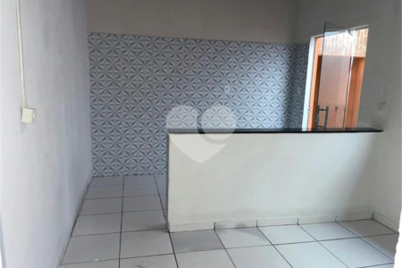 Casa à venda com 2 quartos em Vila Carvalho, Itapetininga, SP