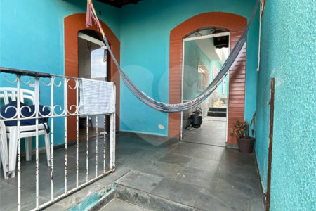 Casa à venda com 3 quartos, sendo 1 suíte, em Vila Júlia, Poá, SP