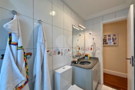 Apartamento à venda com 3 suítes em Campo Belo, São Paulo, SP