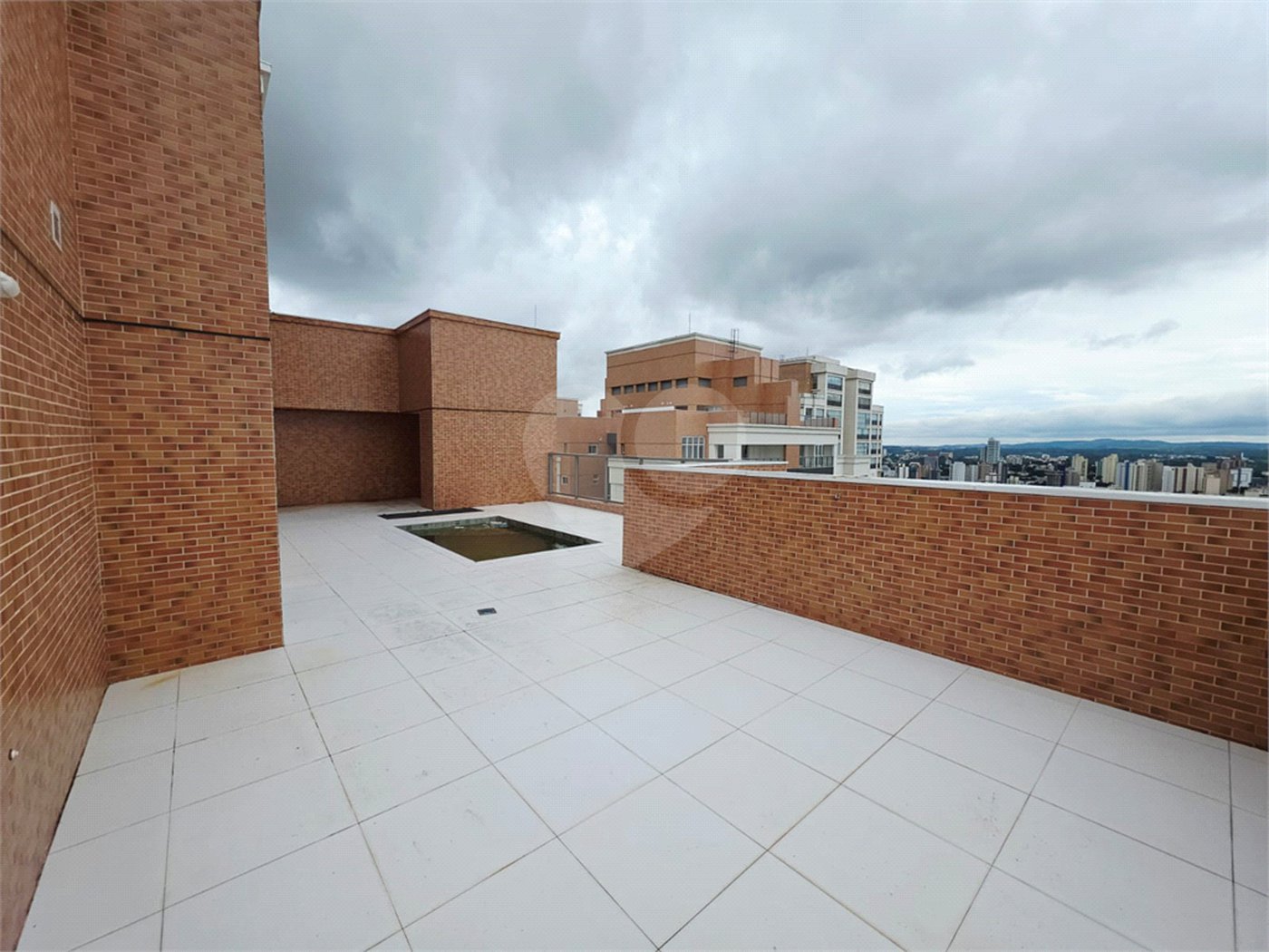 Triplex à venda com 4 suítes em Anhangabaú, Jundiaí, SP