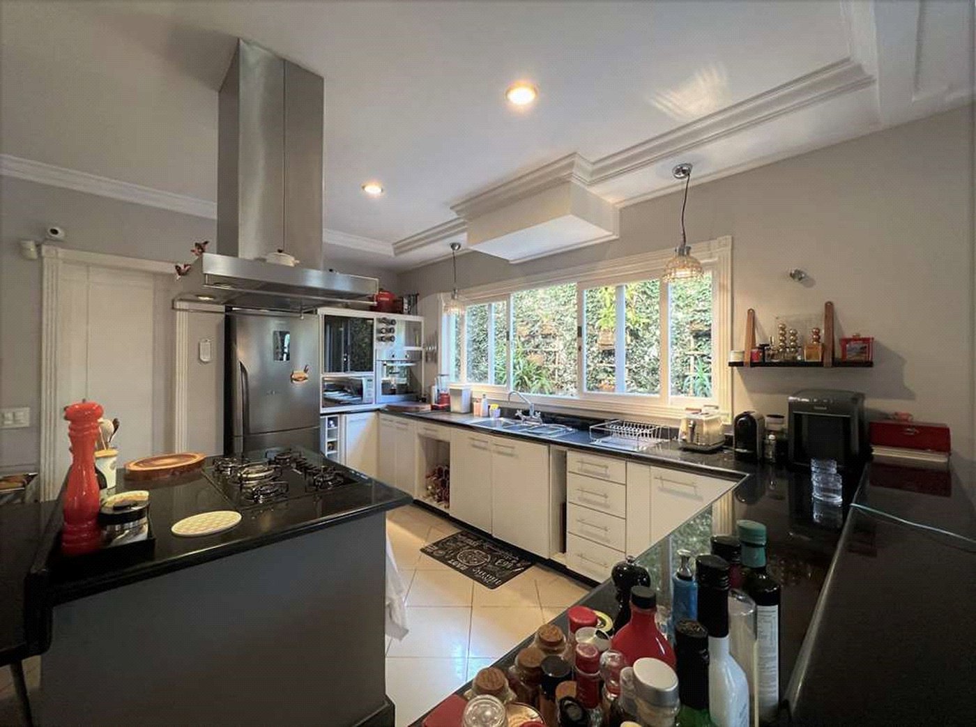 Casa à venda com 4 suítes em Vila Santo Antônio, Cotia, SP