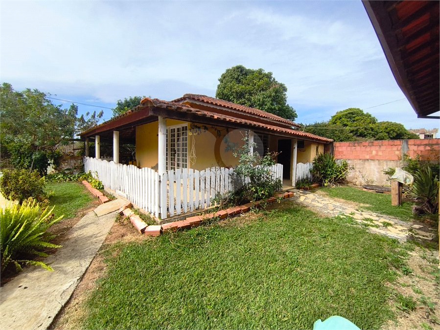 Chácara à venda com 4 quartos, sendo 1 suíte,  em Vale San Fernando, Itapetininga, SP