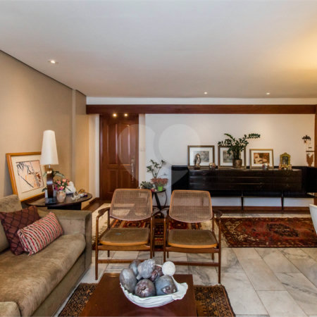Apartamento à venda com 3 quartos, sendo 1 suíte, em Santo Amaro, São Paulo, SP