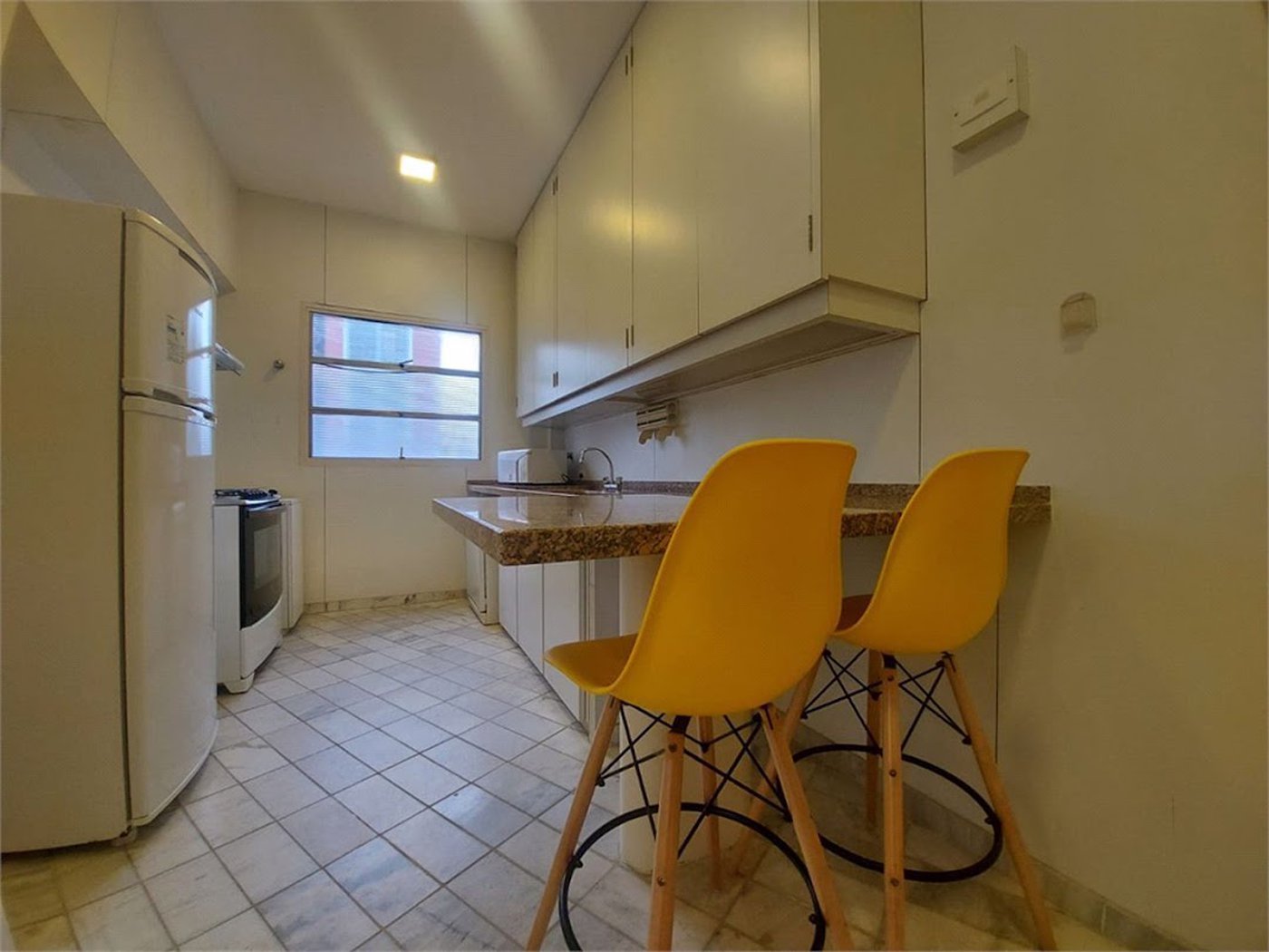 Apartamento com 4 dormitórios à venda, 120 m² por R$ 700.000,00 - Pitangueiras - Guarujá/SP