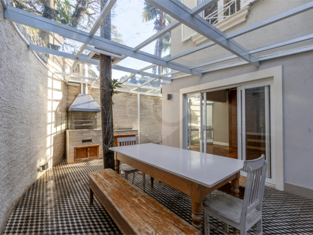 Casa à venda com 4 suítes no condomínio Saint Germain, São Paulo - SP