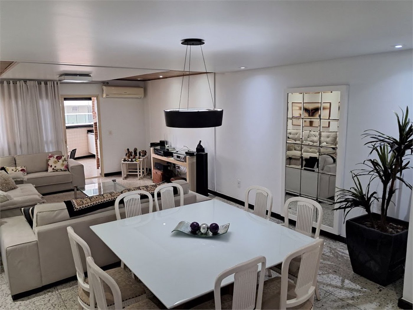 Apartamento Residencial à venda, Gonzaga, Santos - AP0761.