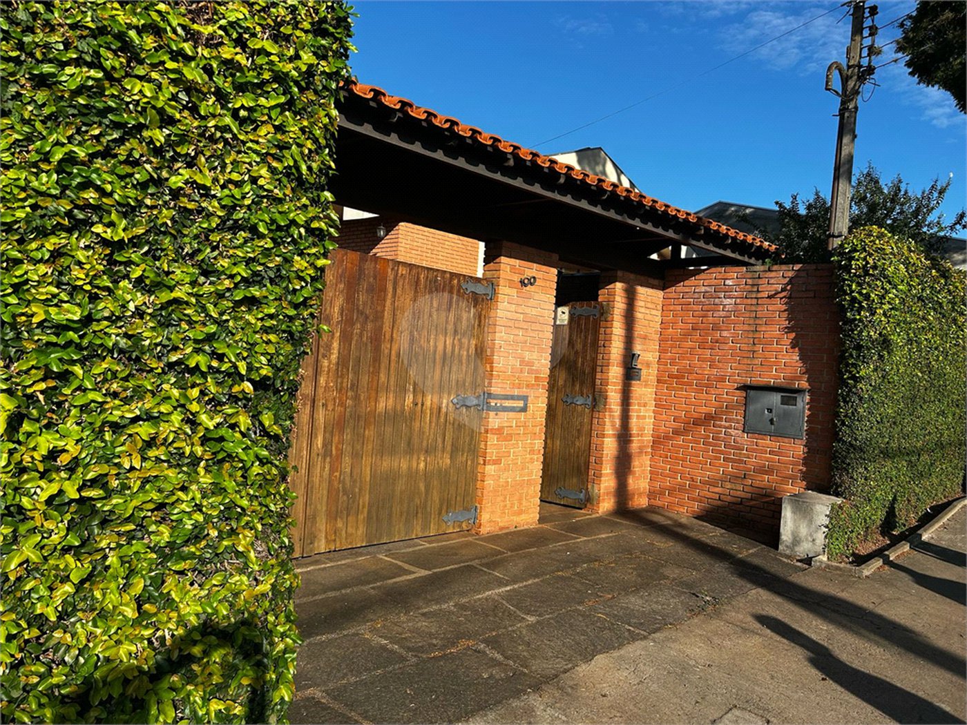 Casa à venda com 4 quartos, sendo 2 suítes, em Vila Aparecida, Itapetininga, SP