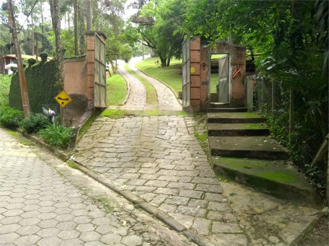 Casa à venda com 3 quartos, sendo 1 suíte,  no condomínio Cinco Lagos, Mairiporã - SP