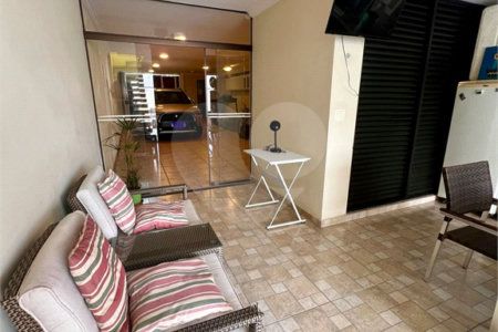 Sobrado à venda com 3 suítes em Vila Regente Feijó, São Paulo, SP