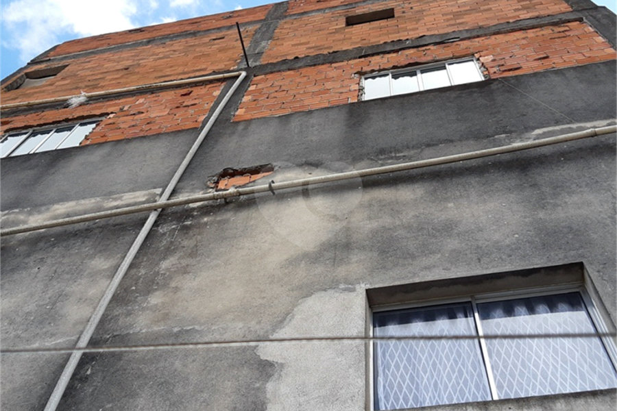 Sobrado à venda com 20 quartos em Jardim Peri, São Paulo, SP