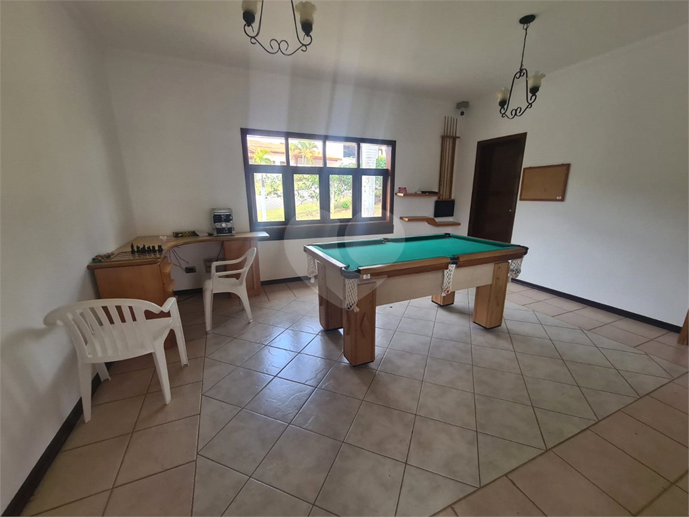 Casa à venda com 4 quartos, sendo 2 suítes, no condomínio Bosque de Grevilea, Vinhedo - SP