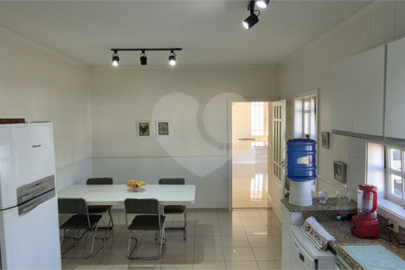 Casa à venda ou para alugar com 3 suítes no condomínio Jardim Theodora, Itu - SP