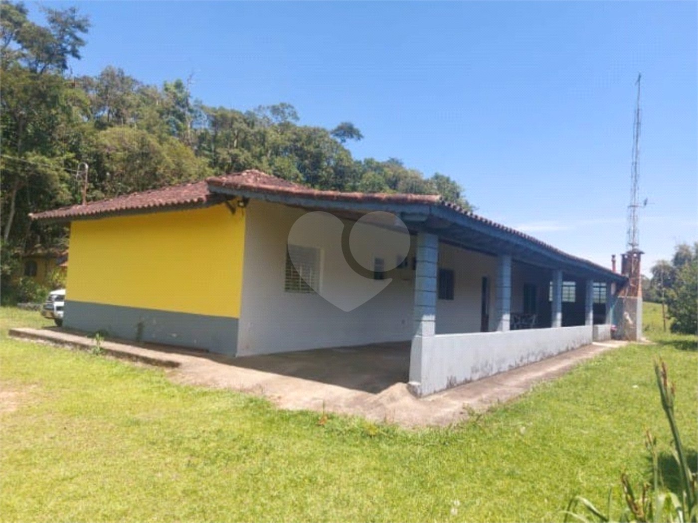 Sítio à venda com 5 quartos, sendo 1 suíte,  em Área Rural de Tapiraí, Tapiraí, SP