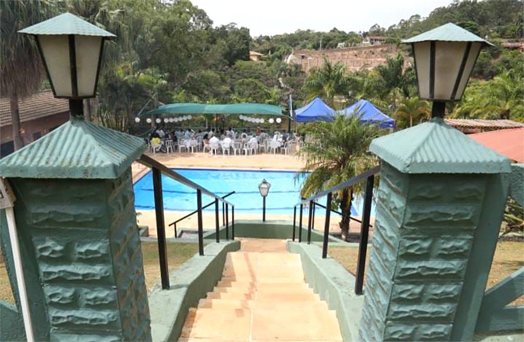 Casa à venda com 6 quartos, sendo 4 suítes, no condomínio Recanto dos Palmares, Atibaia - SP
