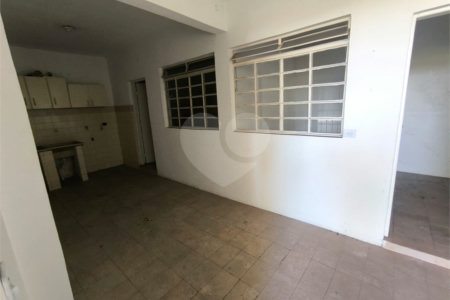 Casa à venda com 3 quartos em Jardim das Esmeraldas, São Paulo, SP