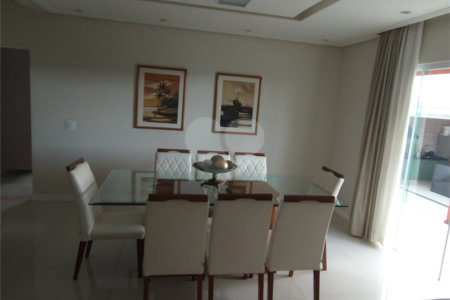 Casa à venda com 3 suítes no condomínio Residencial Central Parque, Salto - SP